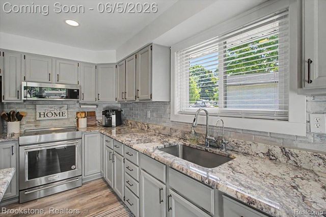3378 Kingsway Drive, Highland Charter Township, MI 48356