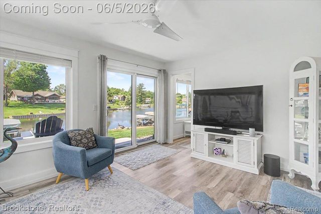 3378 Kingsway Drive, Highland Charter Township, MI 48356
