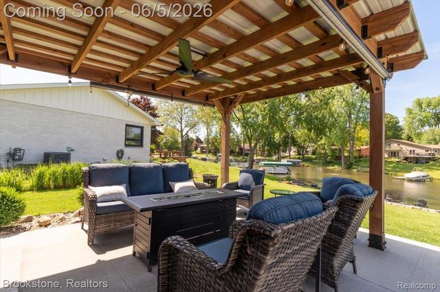 3378 Kingsway Drive, Highland Charter Township, MI 48356