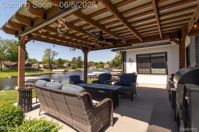 3378 Kingsway Drive, Highland Charter Township, MI 48356