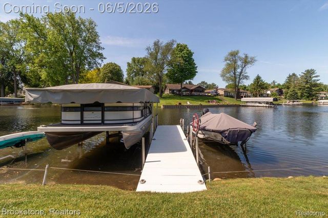 3378 Kingsway Drive, Highland Charter Township, MI 48356