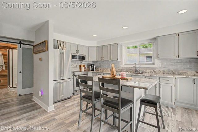 3378 Kingsway Drive, Highland Charter Township, MI 48356