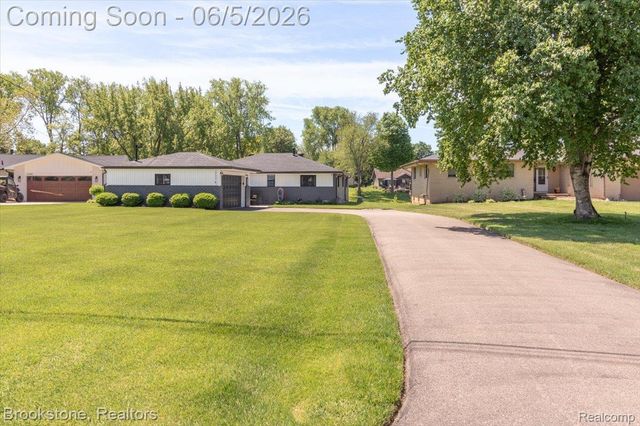 3378 Kingsway Drive, Highland Charter Township, MI 48356