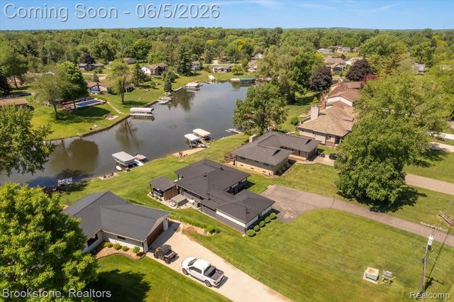 3378 Kingsway Drive, Highland Charter Township, MI 48356