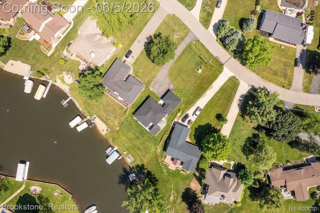 3378 Kingsway Drive, Highland Charter Township, MI 48356
