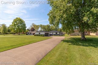 3378 Kingsway Drive, Highland Charter Township, MI 48356