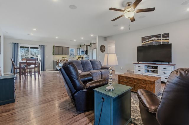 6430 GAIL CT, Hallsville, MO 65255