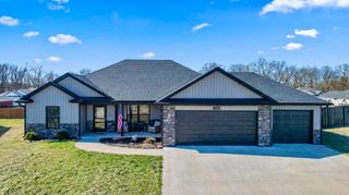 6430 GAIL CT, Hallsville, MO 65255