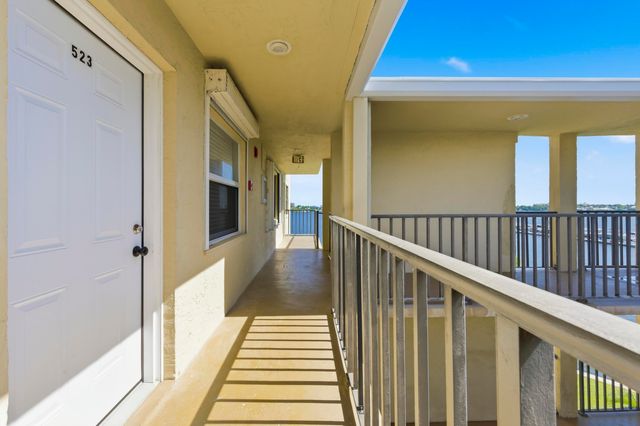 896 N Federal Highway 523, Lantana, FL 33462