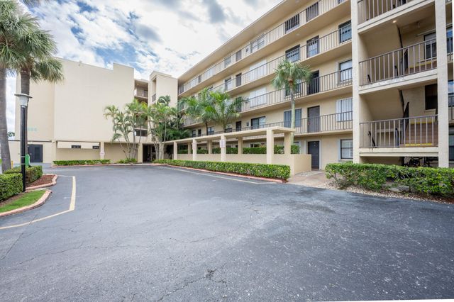 896 N Federal Highway 523, Lantana, FL 33462