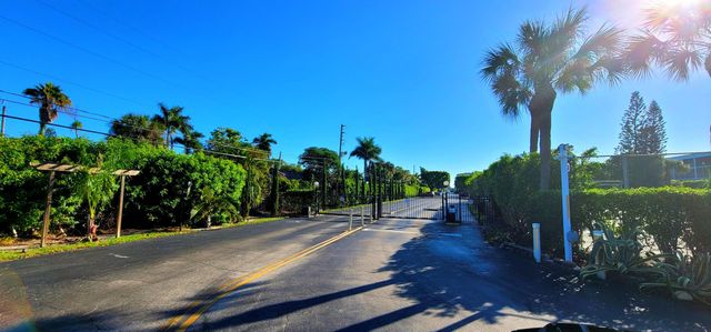 896 N Federal Highway 523, Lantana, FL 33462
