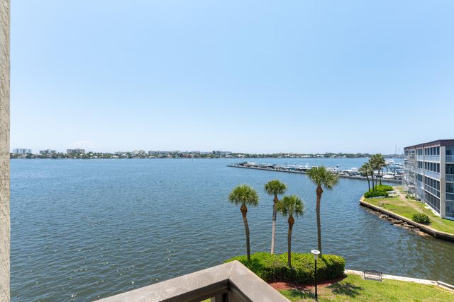 896 N Federal Highway 523, Lantana, FL 33462