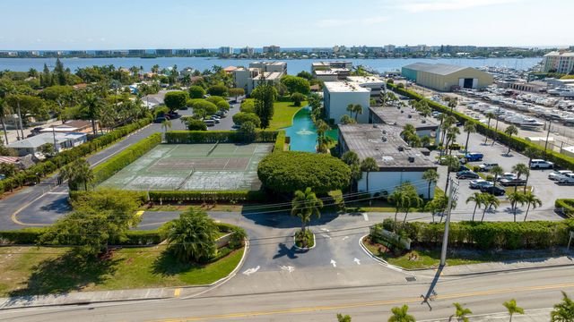 896 N Federal Highway 523, Lantana, FL 33462
