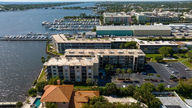 896 N Federal Highway 523, Lantana, FL 33462