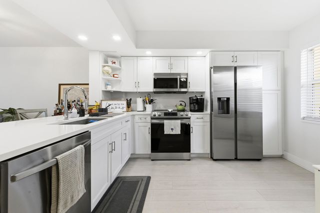896 N Federal Highway 523, Lantana, FL 33462