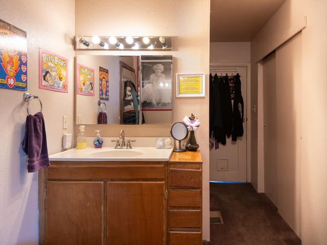 2146 W Dudley Avenue, Fresno, CA 93728