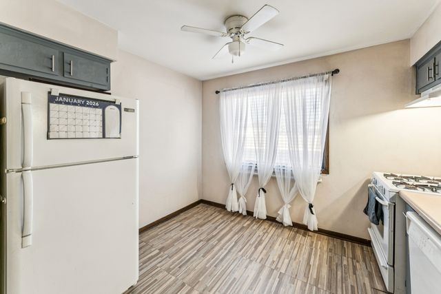 7632 W Lawrence Avenue 1B, Harwood Heights, IL 60706