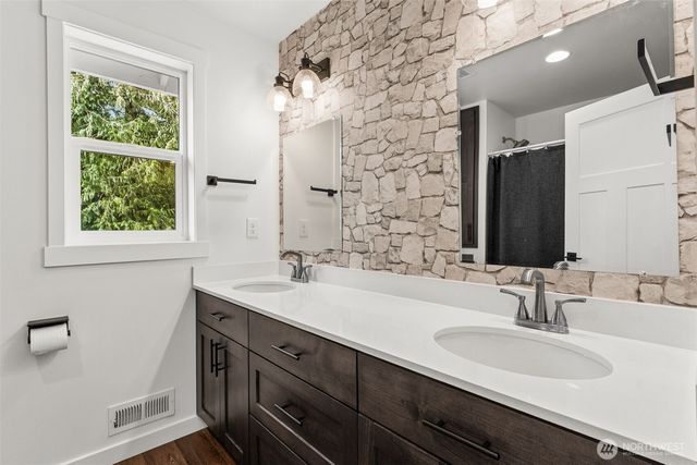 31530 SE 384th Street, Enumclaw, WA 98022