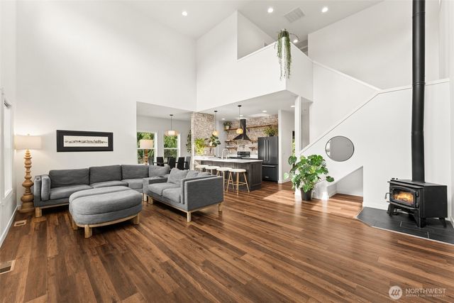 31530 SE 384th Street, Enumclaw, WA 98022