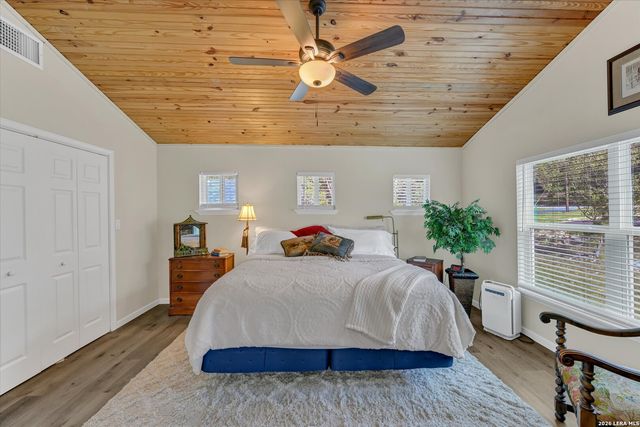 349 WHITE OAK DR, Canyon Lake, TX 78133