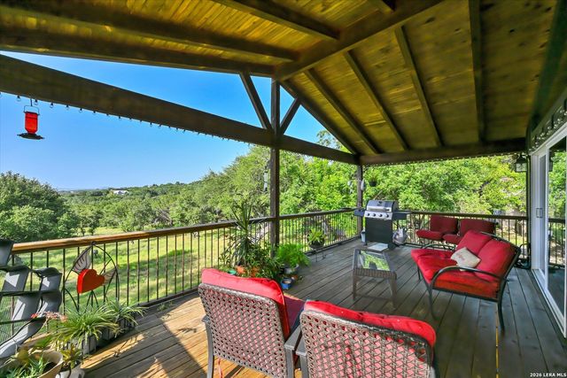 349 WHITE OAK DR, Canyon Lake, TX 78133