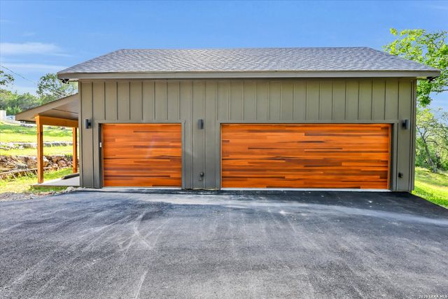 349 WHITE OAK DR, Canyon Lake, TX 78133