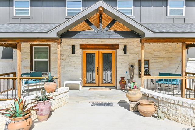 349 WHITE OAK DR, Canyon Lake, TX 78133
