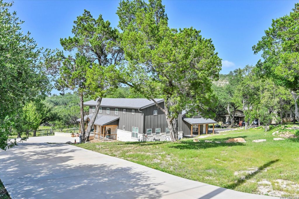 349 WHITE OAK DR, Canyon Lake, TX 78133