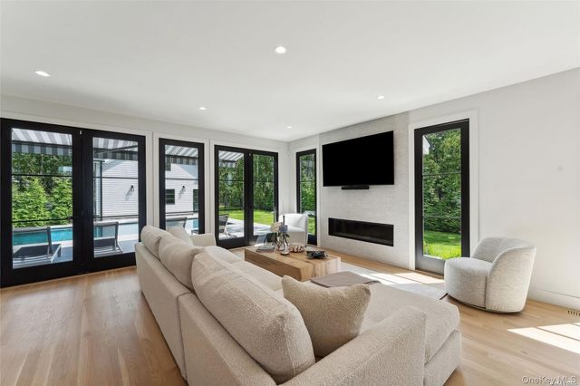 12 Old Main Road, Quogue, NY 11959