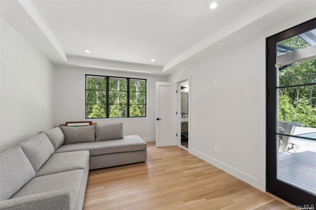 12 Old Main Road, Quogue, NY 11959