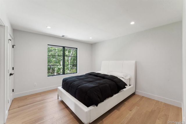 12 Old Main Road, Quogue, NY 11959