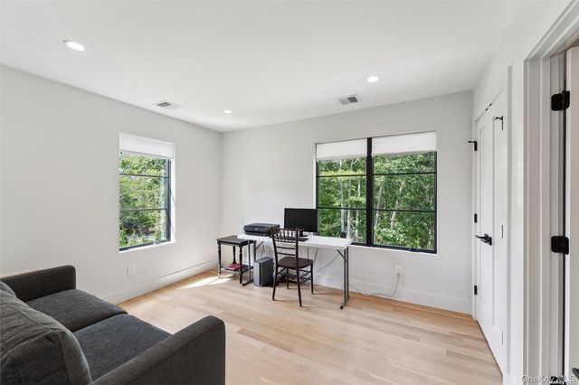 12 Old Main Road, Quogue, NY 11959