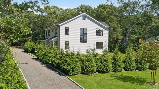 12 Old Main Road, Quogue, NY 11959
