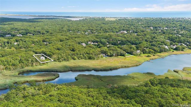 12 Old Main Road, Quogue, NY 11959