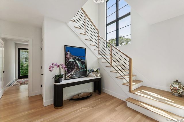 12 Old Main Road, Quogue, NY 11959