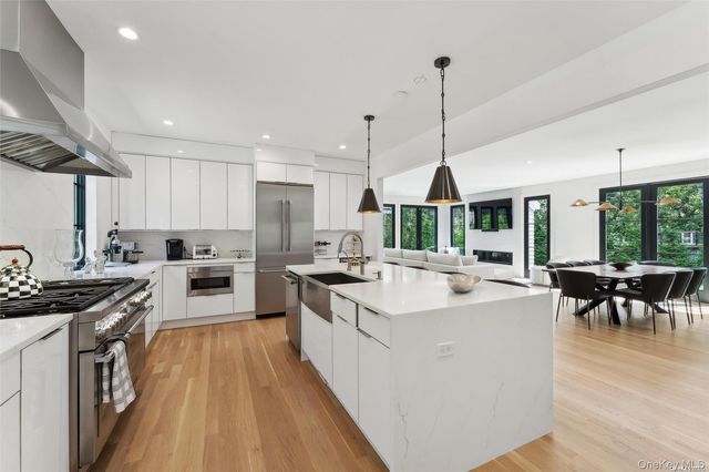 12 Old Main Road, Quogue, NY 11959