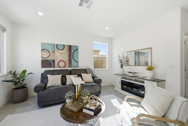 1646 Siderits Way, Gilroy, CA 95020