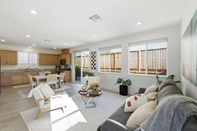 1646 Siderits Way, Gilroy, CA 95020
