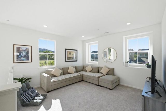 1646 Siderits Way, Gilroy, CA 95020