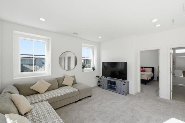 1646 Siderits Way, Gilroy, CA 95020