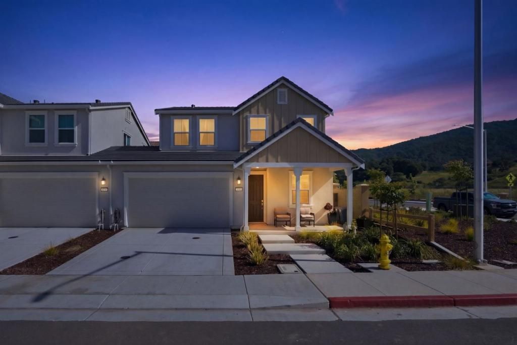 Image 1 of property listing at 1646 Siderits Way, Gilroy, CA 95020