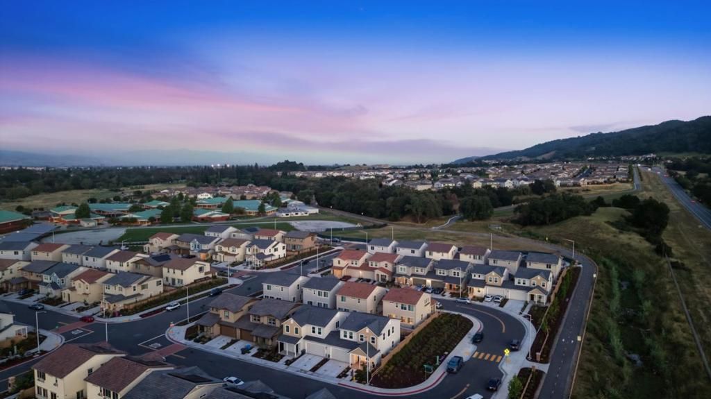 Image 6 of property listing at 1646 Siderits Way, Gilroy, CA 95020