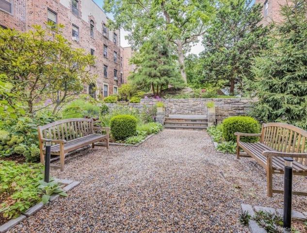 64 Sagamore Road A6, Bronxville, NY 10708