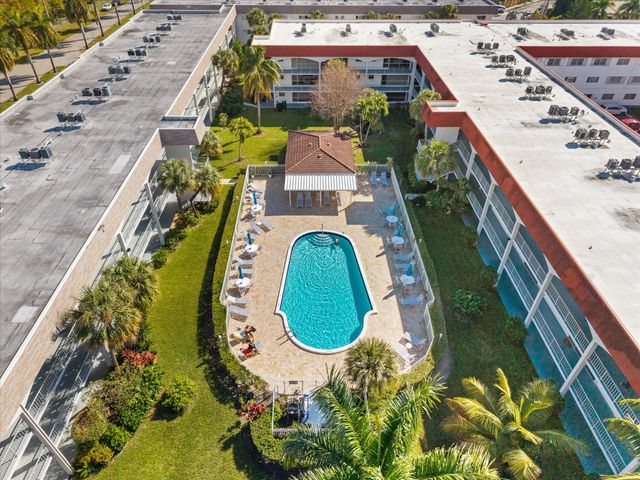 501 Blue Heron Drive 221-A, Hallandale Beach, FL 33009