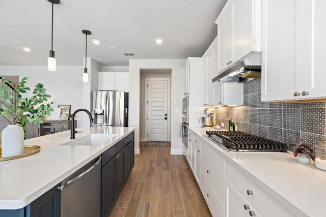 1005 Sage Thrasher CIR, Dripping Springs, TX 78620