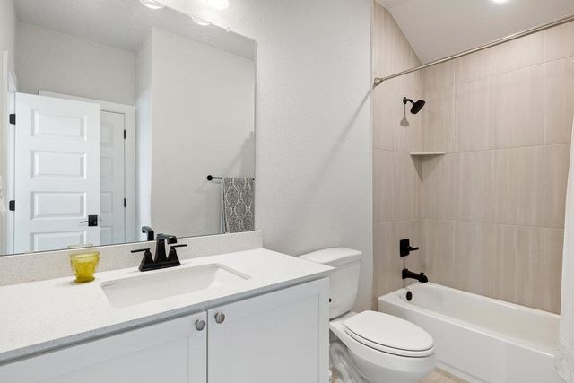 1005 Sage Thrasher CIR, Dripping Springs, TX 78620