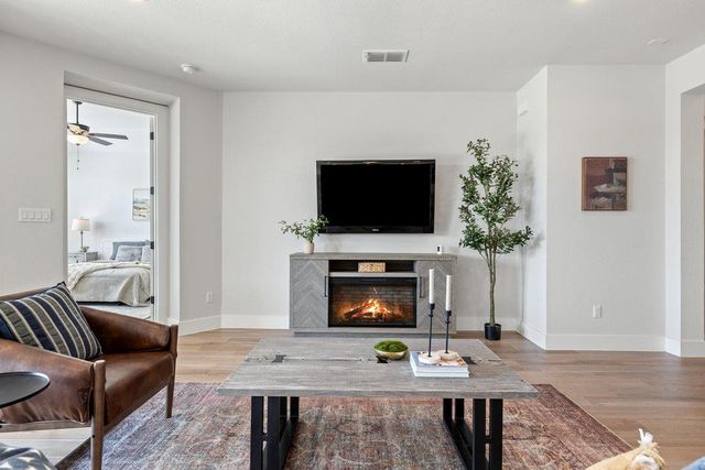 1005 Sage Thrasher CIR, Dripping Springs, TX 78620