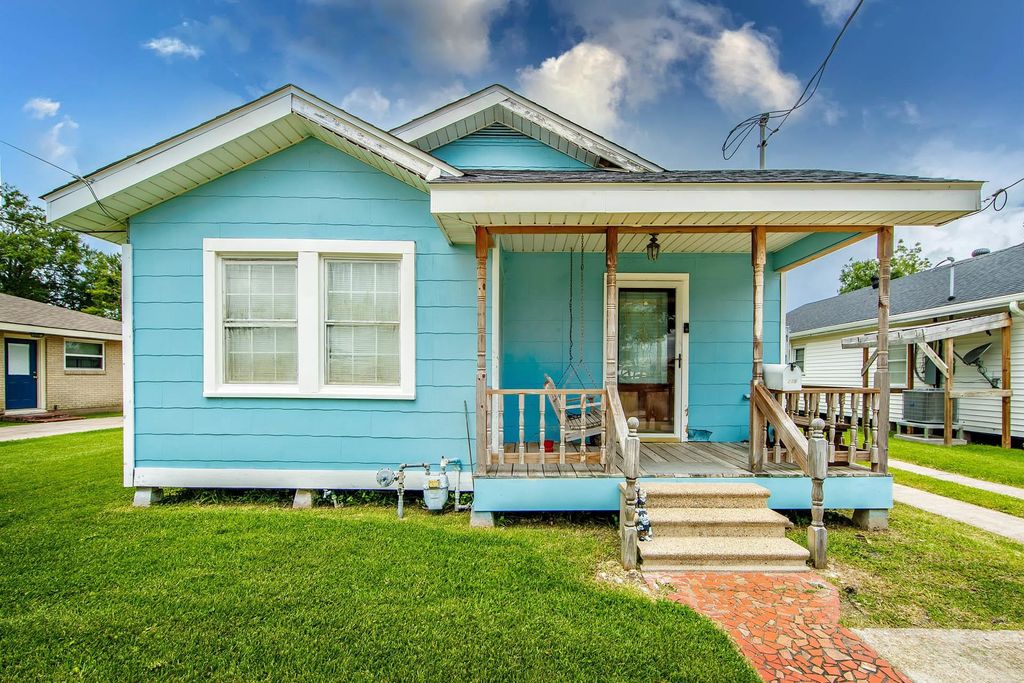 215 Palm Ave, Houma, LA 70364