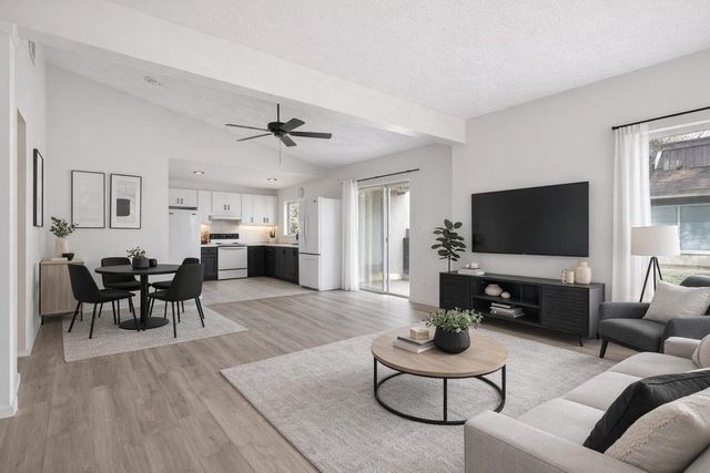 5260 Bosque Lane 17, West Palm Beach, FL 33415