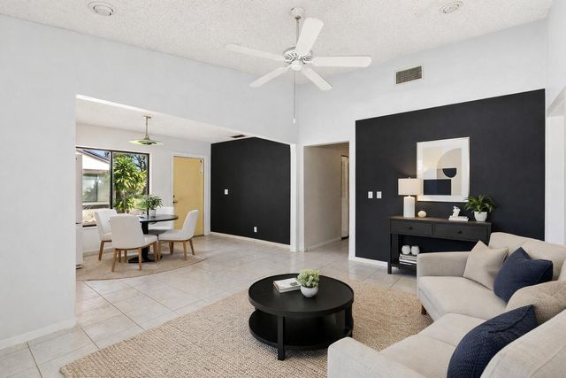 5260 Bosque Lane 17, West Palm Beach, FL 33415